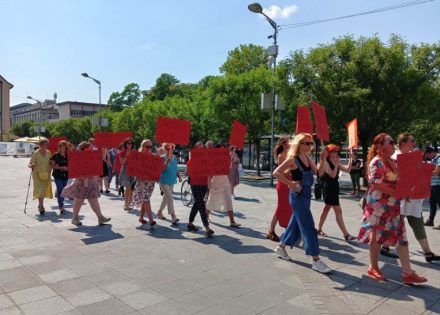 Protestna šetnja protiv femicida u Banjaluci Državo stidi se