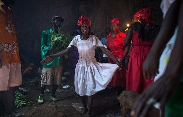 Zavirite U Tajne Vudu Rituale Na Haitiju Foto