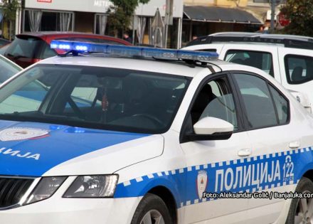 policija