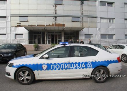 policija